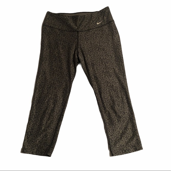 Nike Pants - Nike Cropped Leggings
